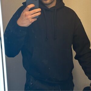 Hoodie small black color for men.